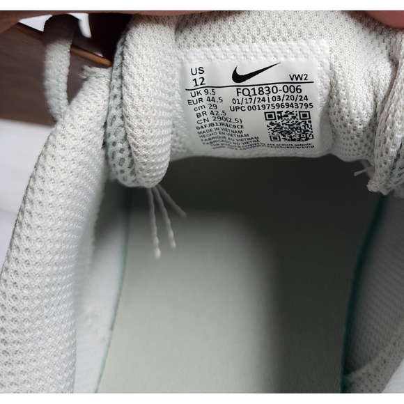 Sz 12 WMNS(Men 10.5) NIKE MC Trainer 3 Light Silver/Metallic Platinum FQ1830-006 - Picture 5 of 8